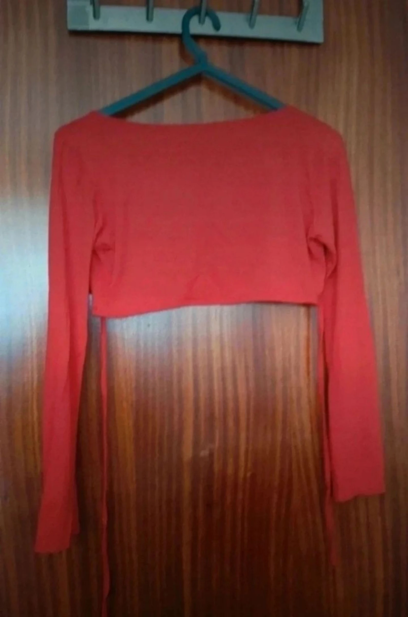 Elegante bolero met knoop aan de voorkant rood – photo 2